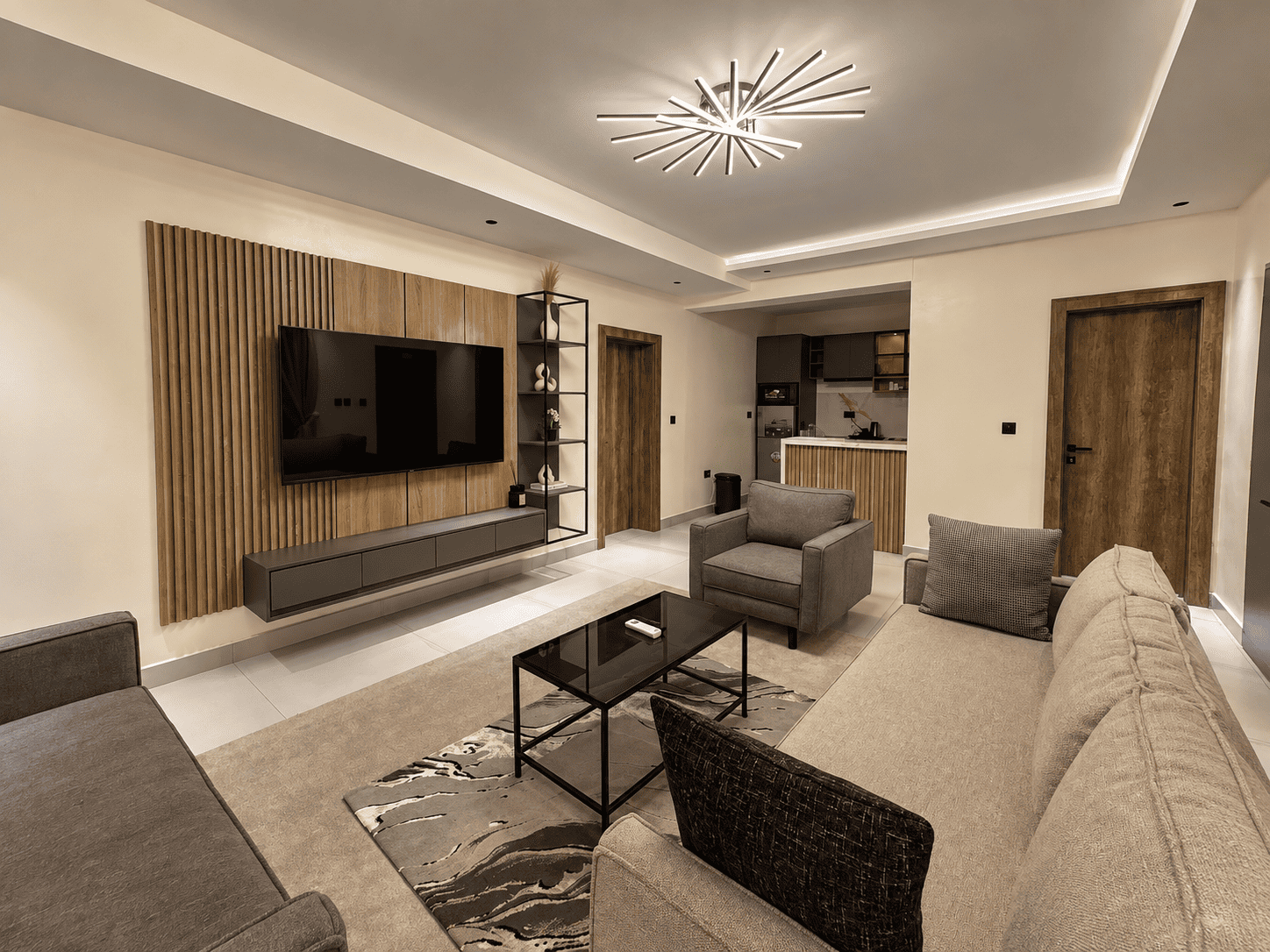 Diplomatic Suite 102